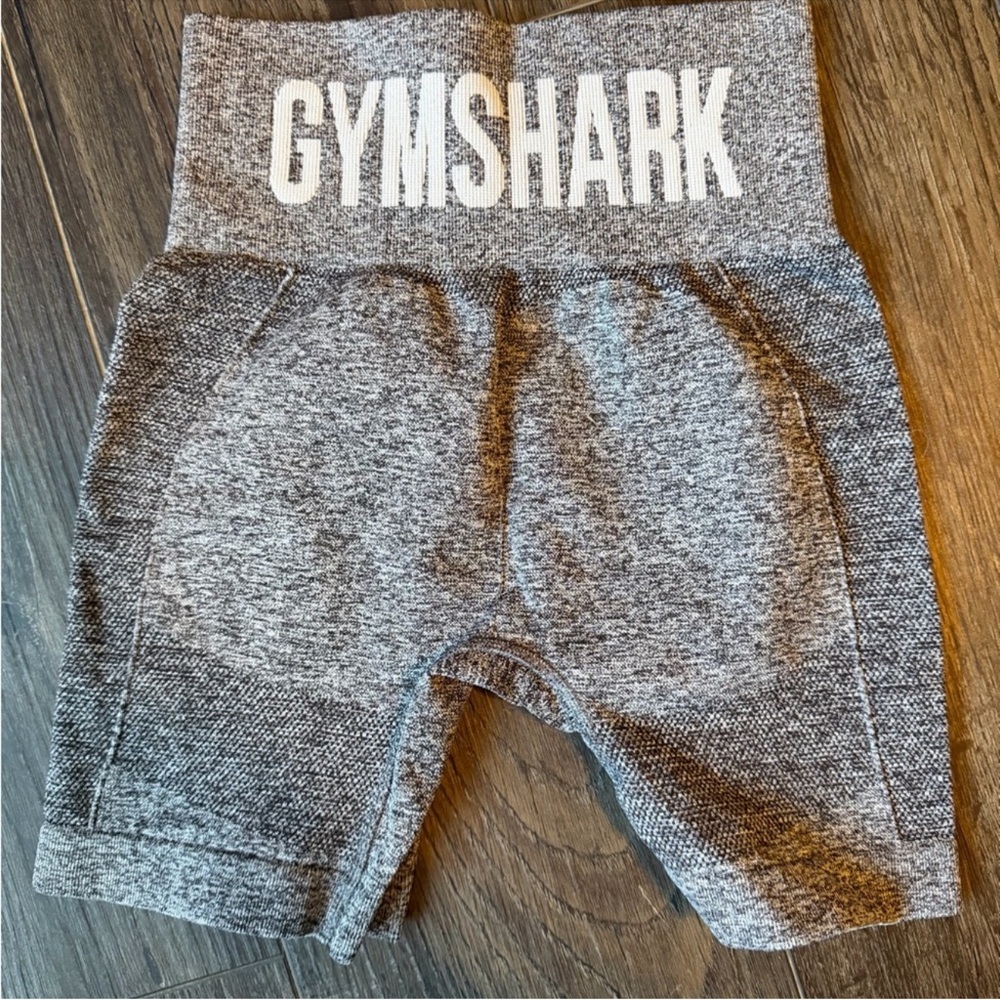 Gymshark High Rise Flex Shorts in Greyed Purple/White Size XS